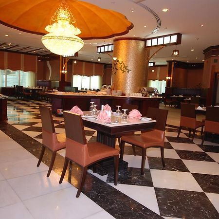 Al Bustan Tower Hotel Suites Sharjah Exterior foto