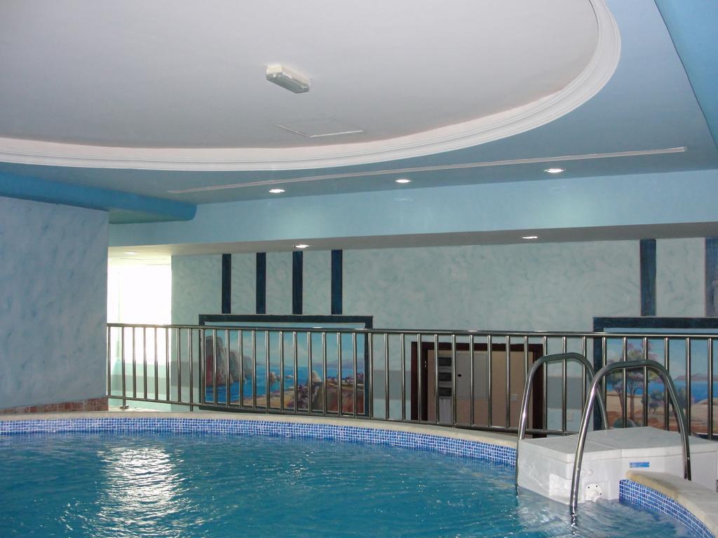 Al Bustan Tower Hotel Suites Sharjah Exterior foto