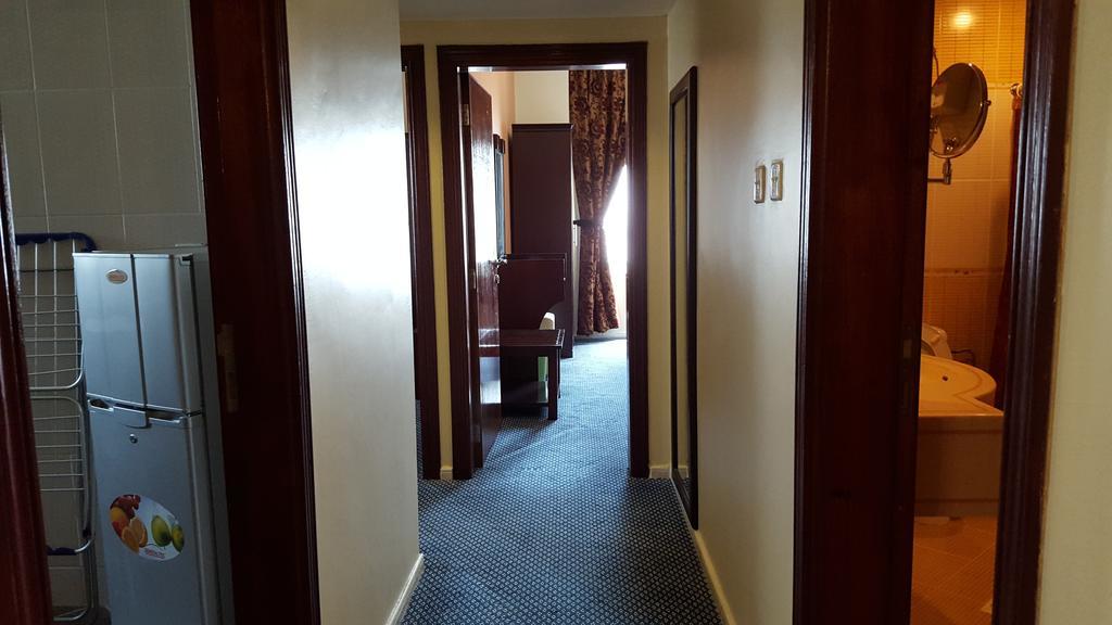 Al Bustan Tower Hotel Suites Sharjah Exterior foto